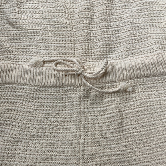 Universal Thread Crochet Romper in size large - Picture 7 of 9